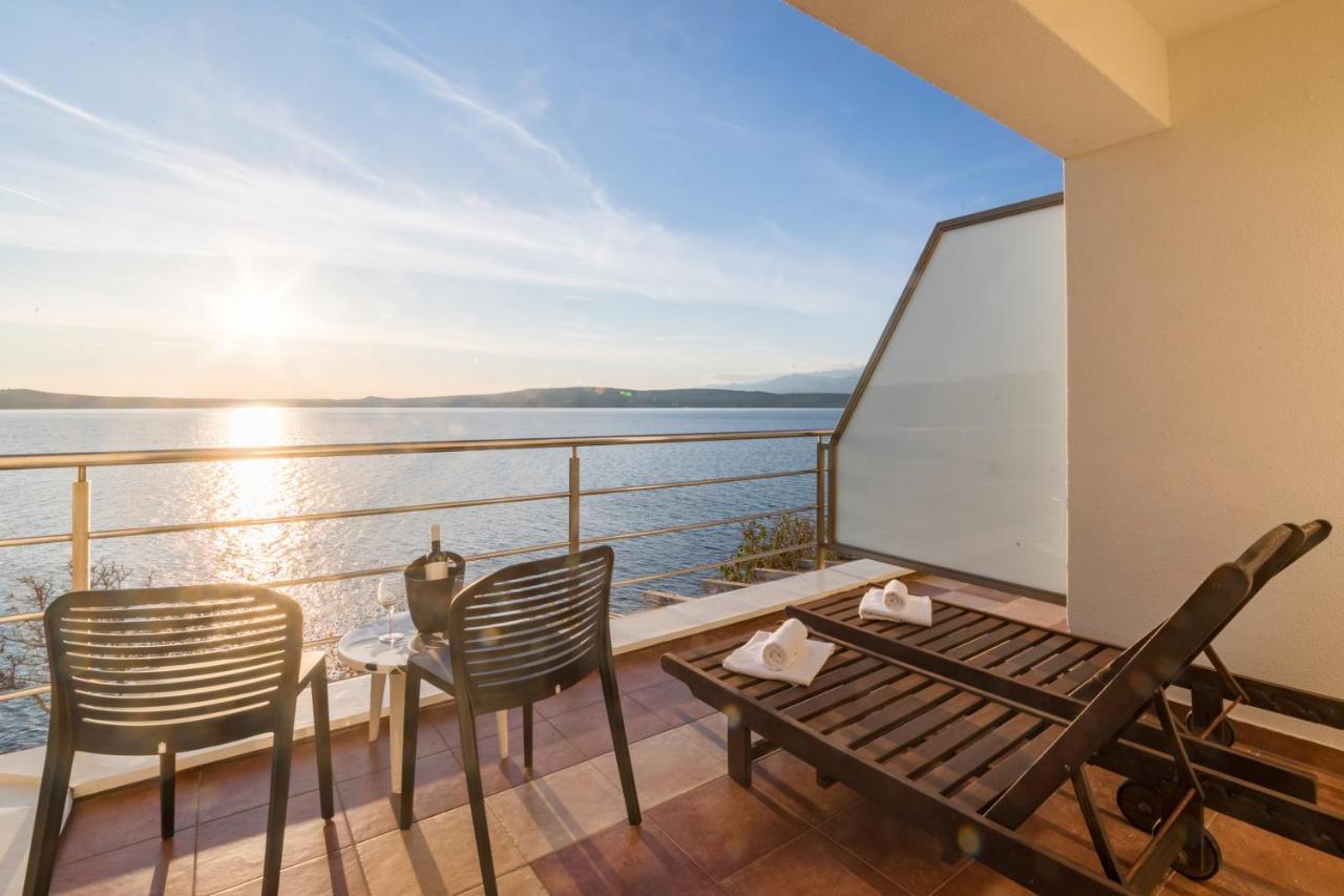 Hotel Rooms Roccia Novigrad  Екстериор снимка