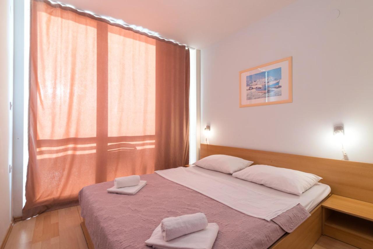 Hotel Rooms Roccia Novigrad  Екстериор снимка