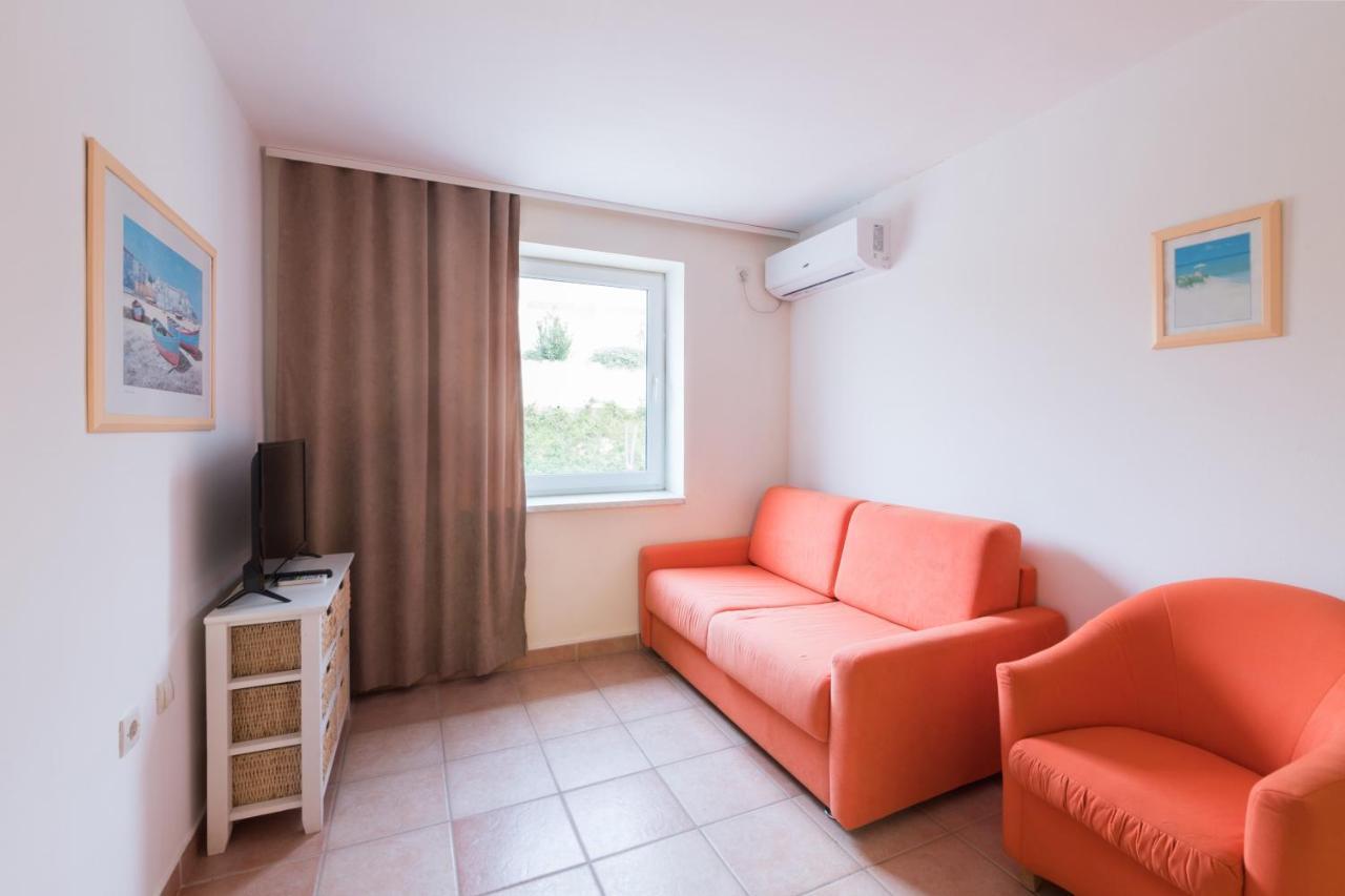 Hotel Rooms Roccia Novigrad  Екстериор снимка