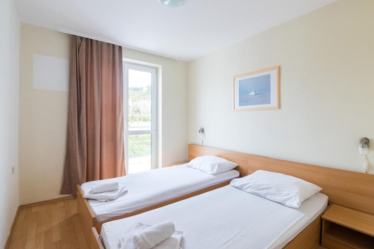 Hotel Rooms Roccia Novigrad  Екстериор снимка