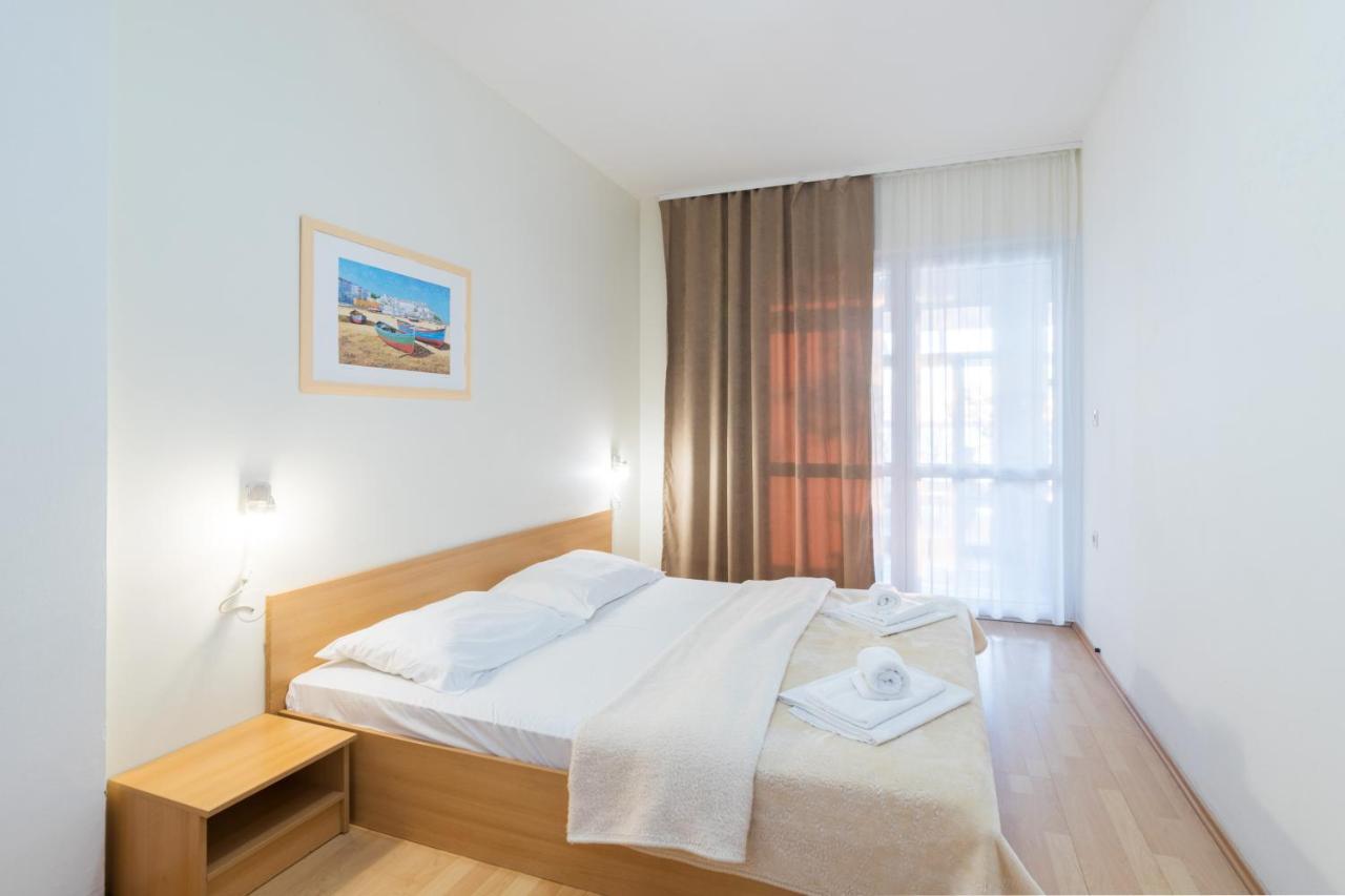 Hotel Rooms Roccia Novigrad  Екстериор снимка